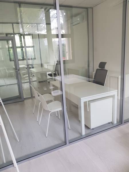 Installation de cloisons amovibles de bureau - Vitrées toute hauteur à Marseille
