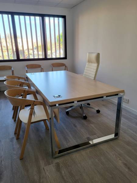 Bureau de direction bois et pieds chromés à Aix-en-Provence