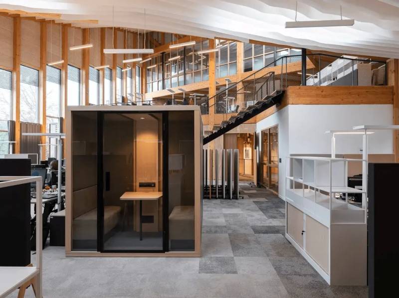 Sur 2,50 m² au sol installez la cabine de réunion QUATTRO acoustique et insonorisée à Marseille