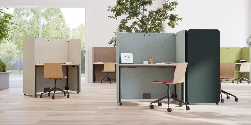 Poste de travail avec parement acoustique Lotua Sokoa à Nîmes